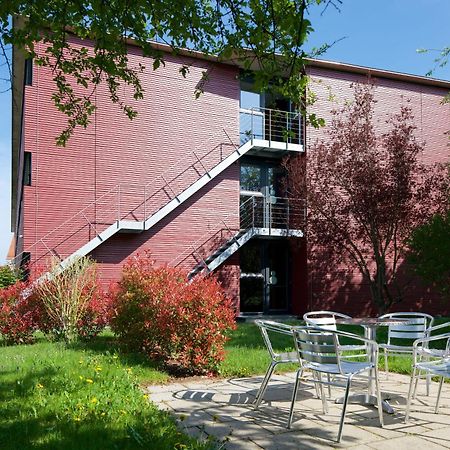 Bed & Breakfast Rotes Haus ユーバーリンゲン エクステリア 写真