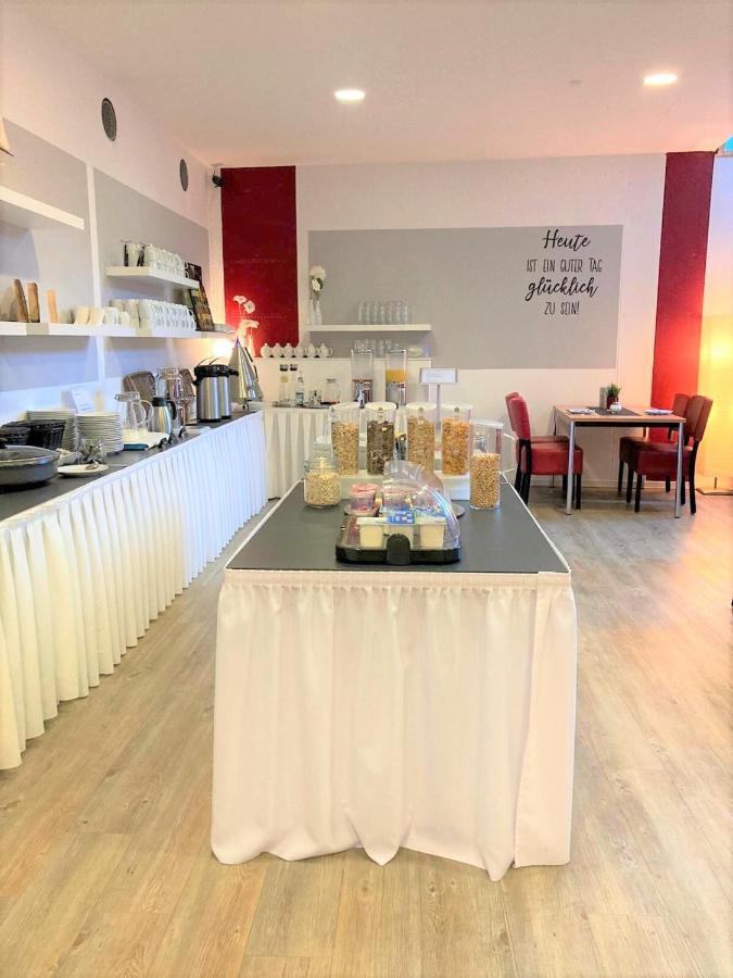 Bed & Breakfast Rotes Haus ユーバーリンゲン エクステリア 写真