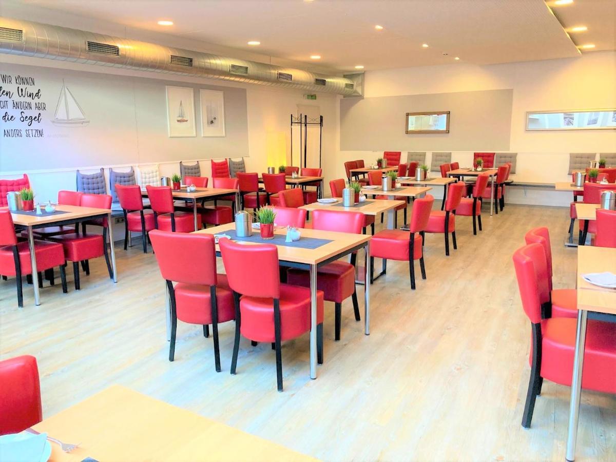 Bed & Breakfast Rotes Haus ユーバーリンゲン エクステリア 写真